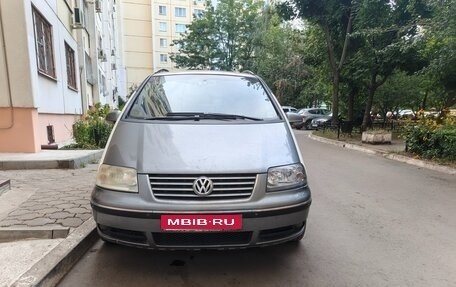 Volkswagen Sharan I рестайлинг, 2004 год, 480 000 рублей, 1 фотография