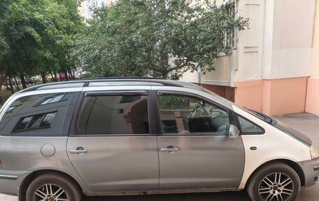 Volkswagen Sharan I рестайлинг, 2004 год, 480 000 рублей, 2 фотография