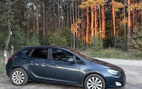 Opel Astra J, 2010 год, 555 000 рублей, 4 фотография