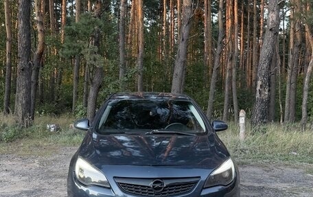 Opel Astra J, 2010 год, 555 000 рублей, 3 фотография