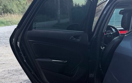 Opel Astra J, 2010 год, 555 000 рублей, 12 фотография