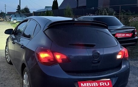 Opel Astra J, 2010 год, 555 000 рублей, 28 фотография