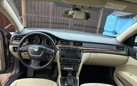 Skoda Superb III рестайлинг, 2012 год, 1 250 000 рублей, 15 фотография
