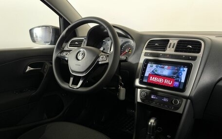 Volkswagen Polo VI (EU Market), 2017 год, 1 100 000 рублей, 13 фотография