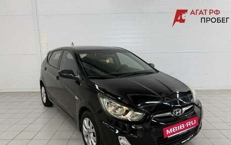 Hyundai Solaris II рестайлинг, 2012 год, 650 000 рублей, 3 фотография