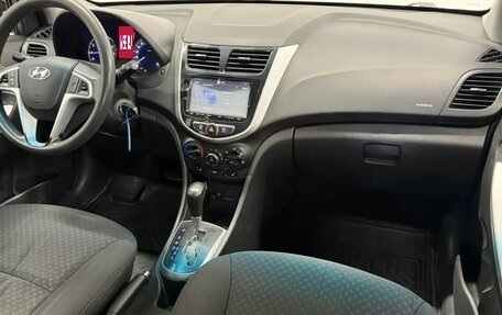 Hyundai Solaris II рестайлинг, 2012 год, 650 000 рублей, 16 фотография