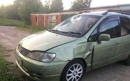 Toyota Corolla Spacio II, 2001 год, 60 000 рублей, 5 фотография