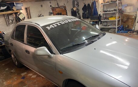 Mitsubishi Carisma I, 1999 год, 2 000 рублей, 2 фотография