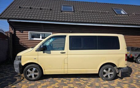 Volkswagen Transporter T5 рестайлинг, 2010 год, 1 000 000 рублей, 2 фотография