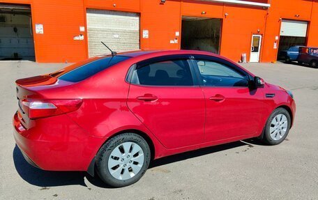 KIA Rio III рестайлинг, 2013 год, 585 000 рублей, 2 фотография