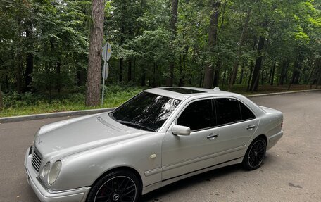 Mercedes-Benz E-Класс, 1998 год, 600 000 рублей, 6 фотография