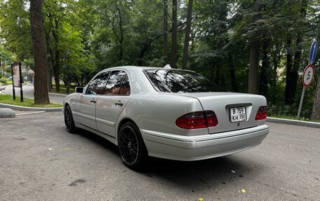 Mercedes-Benz E-Класс, 1998 год, 600 000 рублей, 7 фотография
