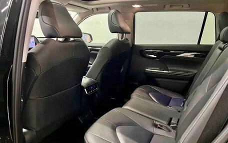 Toyota Highlander, 2022 год, 5 472 550 рублей, 14 фотография