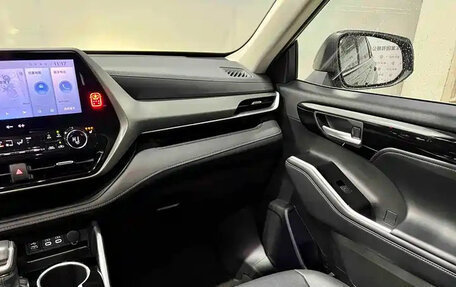 Toyota Highlander, 2022 год, 5 472 550 рублей, 18 фотография