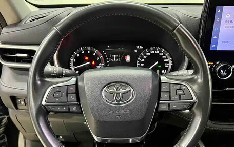 Toyota Highlander, 2022 год, 5 472 550 рублей, 15 фотография