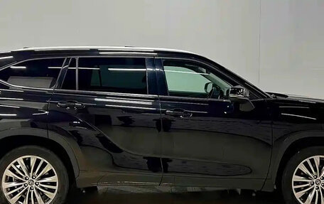 Toyota Highlander, 2022 год, 5 472 550 рублей, 32 фотография