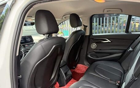 BMW 1 серия, 2022 год, 1 490 000 рублей, 8 фотография