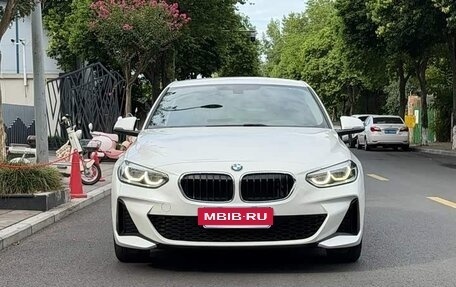 BMW 1 серия, 2022 год, 1 490 000 рублей, 2 фотография