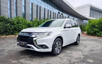 Mitsubishi Outlander III рестайлинг 3, 2022 год, 2 070 000 рублей, 1 фотография
