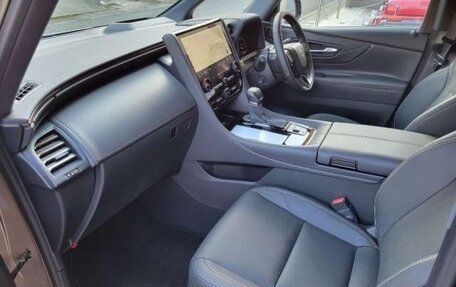 Toyota Alphard, 2026 год, 8 020 000 рублей, 16 фотография