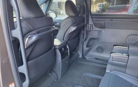 Toyota Alphard, 2026 год, 8 020 000 рублей, 21 фотография