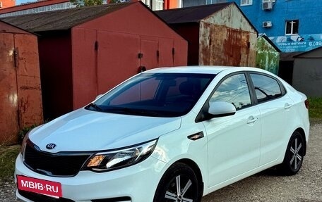 KIA Rio III рестайлинг, 2016 год, 990 000 рублей, 12 фотография
