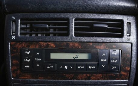 Toyota Land Cruiser 200, 2011 год, 3 490 000 рублей, 28 фотография