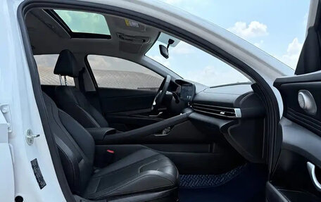 Hyundai Elantra, 2023 год, 1 510 000 рублей, 13 фотография