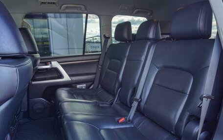 Toyota Land Cruiser 200, 2017 год, 5 670 000 рублей, 13 фотография