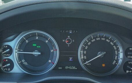 Toyota Land Cruiser 200, 2017 год, 5 670 000 рублей, 19 фотография