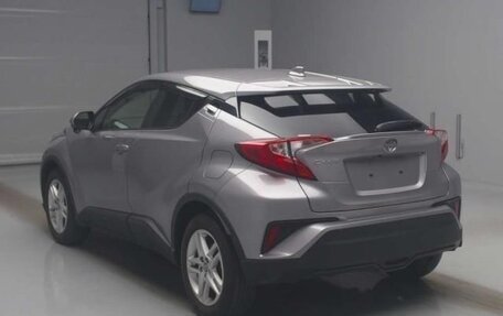Toyota C-HR I рестайлинг, 2023 год, 1 700 000 рублей, 4 фотография
