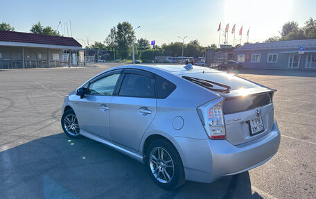 Toyota Prius, 2011 год, 950 000 рублей, 4 фотография