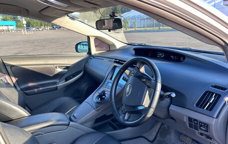 Toyota Prius, 2011 год, 950 000 рублей, 9 фотография