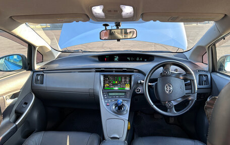 Toyota Prius, 2011 год, 950 000 рублей, 8 фотография