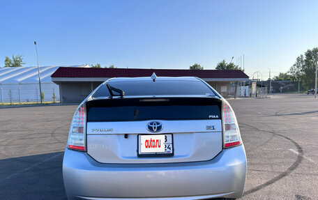 Toyota Prius, 2011 год, 950 000 рублей, 5 фотография