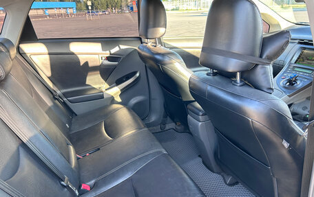 Toyota Prius, 2011 год, 950 000 рублей, 10 фотография