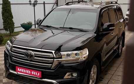Toyota Land Cruiser 200, 2016 год, 5 900 000 рублей, 2 фотография