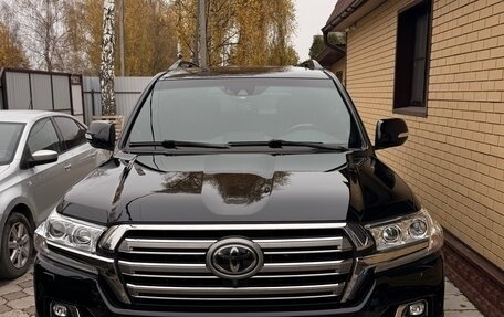 Toyota Land Cruiser 200, 2016 год, 5 900 000 рублей, 3 фотография