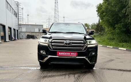 Toyota Land Cruiser 200, 2016 год, 5 900 000 рублей, 21 фотография