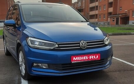 Volkswagen Touran III, 2015 год, 1 600 000 рублей, 1 фотография