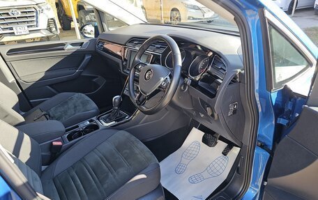 Volkswagen Touran III, 2015 год, 1 600 000 рублей, 7 фотография