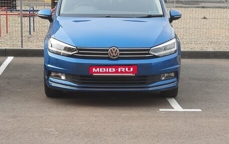 Volkswagen Touran III, 2015 год, 1 600 000 рублей, 2 фотография