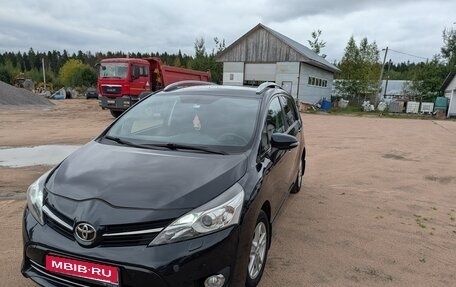 Toyota Verso I, 2013 год, 1 250 000 рублей, 3 фотография