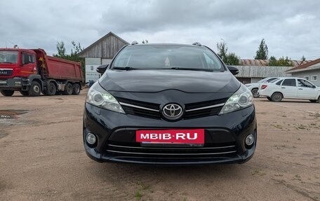 Toyota Verso I, 2013 год, 1 250 000 рублей, 2 фотография