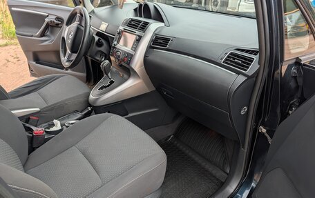 Toyota Verso I, 2013 год, 1 250 000 рублей, 9 фотография