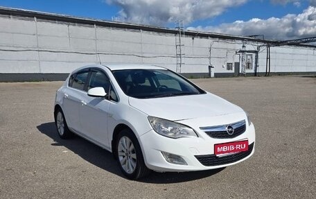 Opel Astra J, 2012 год, 550 000 рублей, 1 фотография