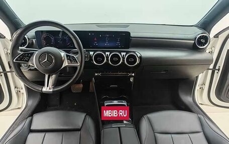 Mercedes-Benz A-Класс, 2023 год, 1 899 666 рублей, 8 фотография