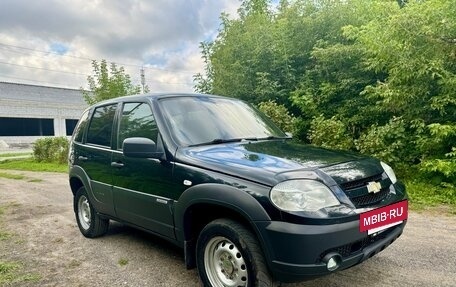 Chevrolet Niva I рестайлинг, 2017 год, 595 000 рублей, 2 фотография