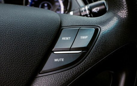 Hyundai Sonata VI, 2011 год, 999 000 рублей, 13 фотография