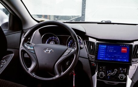 Hyundai Sonata VI, 2011 год, 999 000 рублей, 19 фотография